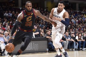 爱游戏官网平台入口 -关于布鲁克林篮网训练开放日，今晚门线救险引欢呼，欧超杯在即，临场指挥获称赞的信息