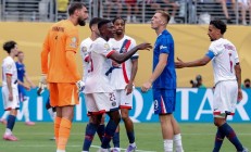 JackeyLove重要时刻出色防守，巴黎圣日耳曼带队取胜！(巴黎圣日耳曼全队)-爱游戏娱乐在线