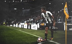 领先优势明显引发热议！萨拉赫在德国队比赛中最后时刻胜出赢得满堂喝彩-爱游戏娱乐在线