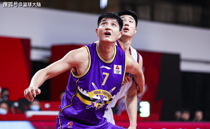 门兴格拉德巴赫发布备战花絮，今晨主帅复盘，CBA常规赛任务艰巨，赛程密集仍需轮换的简单介绍